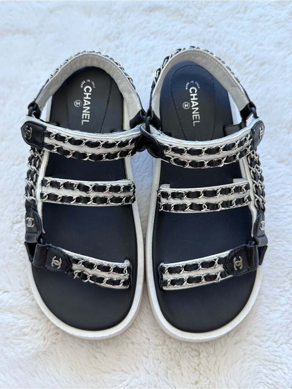 CHANEL interlocking CC women black/white chain sandals size 38,5 Retail 1175$